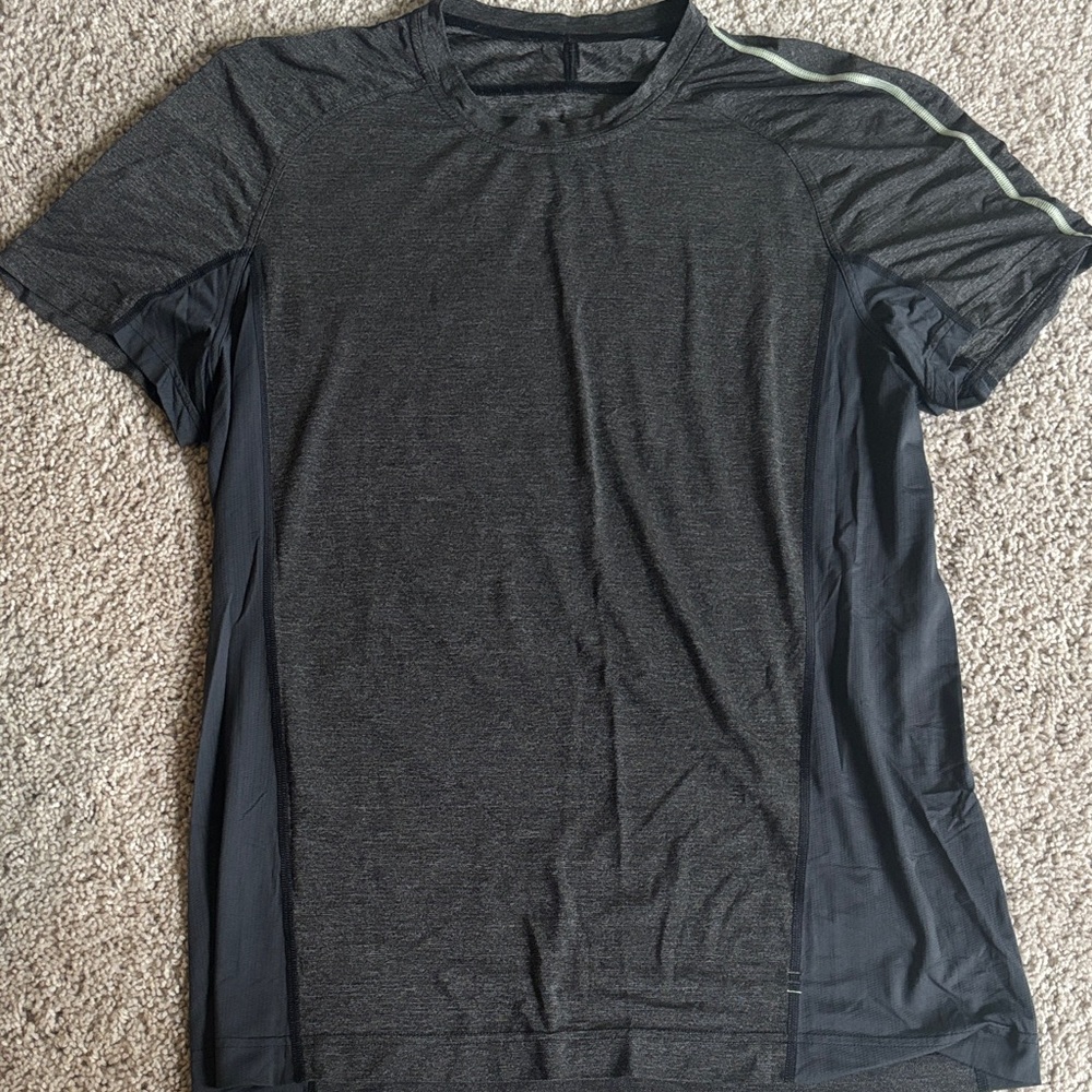 lululemon athletica Charcoal Gray Short Sleeve Tee
